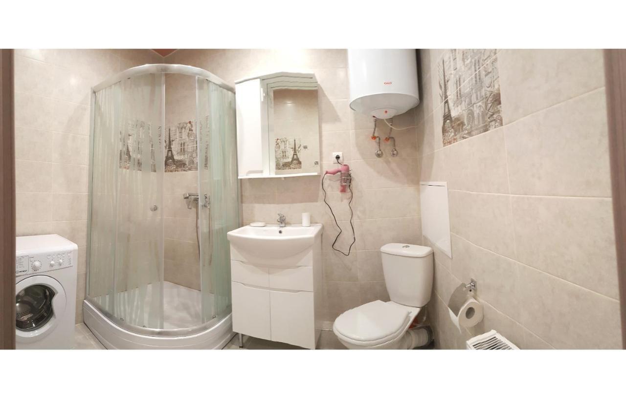 Apartment near metro Pozniaky Kiev Esterno foto