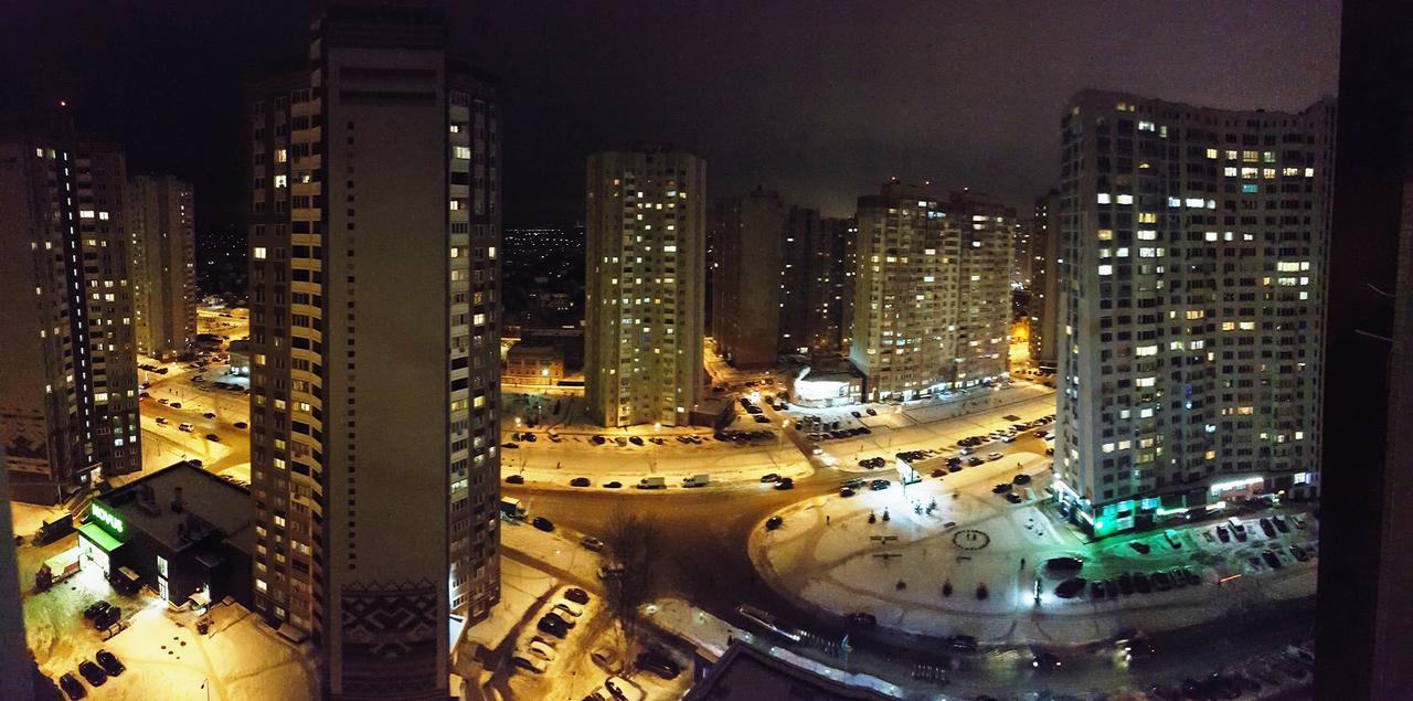 Apartment near metro Pozniaky Kiev Esterno foto