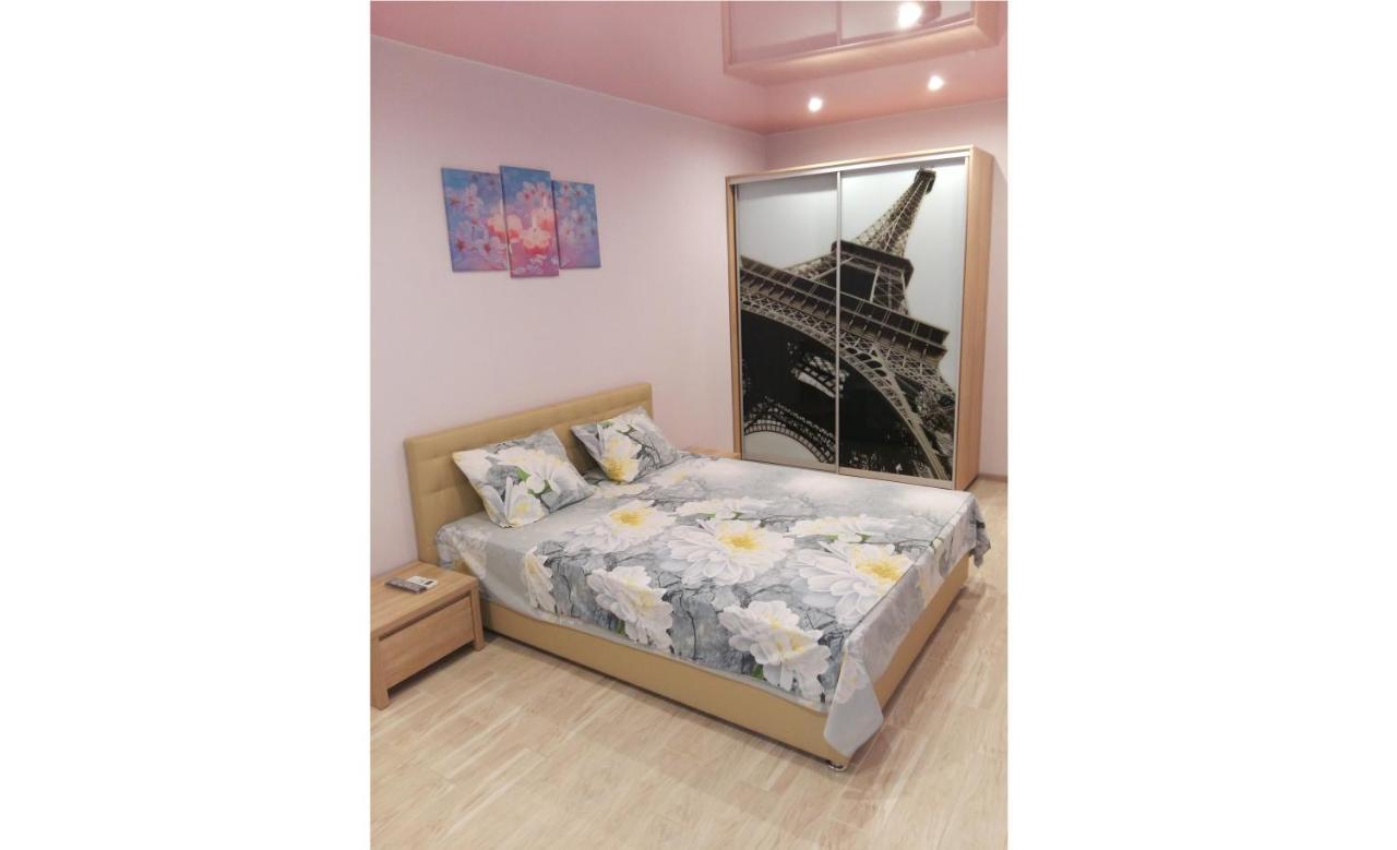 Apartment near metro Pozniaky Kiev Esterno foto